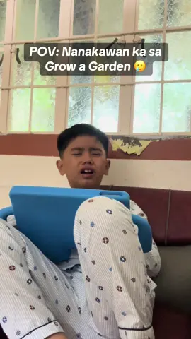 Jed is crying dahil nanakawan siya sa grow a garden 🥲. Ate @dilay help! 🙂‍↕️ #growagarden #fyp #roblox #foryou #foryoupage #trending #tiktok #kids #game 