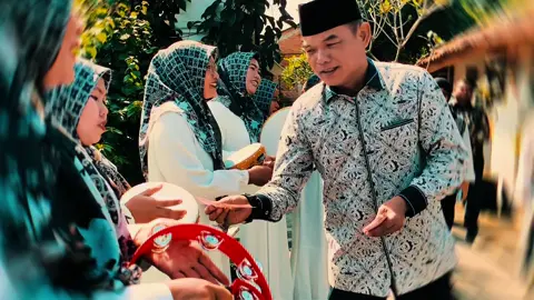 _Penyerahan Bantuan Pembebasan Lahan Makam_ Dalam agenda Reses III Tahun Sidang 2024–2025, Anggota DPRD Provinsi Jawa Barat Fraksi Partai Demokrat, _H. Dede Chandra Sasmita, S.Ag., M.Pd, M.H.,_ menyerahkan bantuan senilai Rp15.000.000 untuk pembebasan lahan makam seluas 100 meter persegi di Desa Sukamulya, Kecamatan Rumpin, Kabupaten Bogor. Bantuan ini merupakan bentuk kepedulian terhadap kebutuhan masyarakat dalam penyediaan lahan pemakaman yang layak dan representatif. Diharapkan, bantuan ini dapat memberikan manfaat jangka panjang bagi warga sekitar. Terima kasih atas kolaborasi dan partisipasi semua pihak yang telah mendukung terselenggaranya kegiatan ini. #DPRDJabar #FraksiDemokrat #KangDechan #DedeChandraSasmita #ResesIII       *Harapan Rakyat, Perjuangan Demokrat*