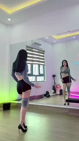 Bài mới dc: me #xuhuongtiktok #Dancebar #daynhay #hạlong 