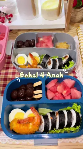 Bekal hari ini  • Jelly ball • Buah semangka • Kimbab • Ebi furai • Telur rebus Pakai tusukan jepangnya yuk biar makin mudah. Gak cuma buat sate ayam aja ko. #idebekal #tusuksate #tusukyakitori #tusukanbento 
