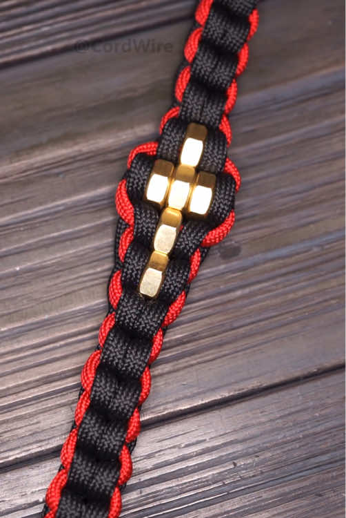 Cardinal paracord bracelet #paracord #bracelet #paracordcrafts 