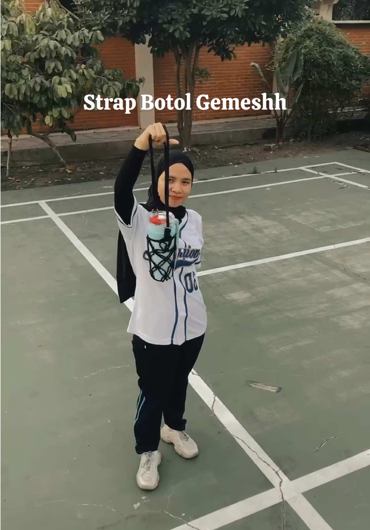 Strap botol gemes CHECK! 😉 #macrame #bottlestrap #fyppppppppppppppppppppppp 