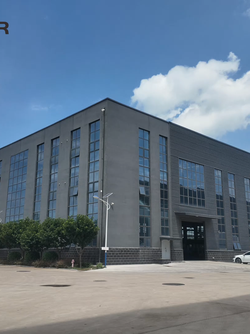 The surveillance video from Eaglestar's headquarters on July 24th#factory #chinesefactory #fueldispenser #gasolina #portablegasstation #mobilefuelstation #minigasolinera #minigasstation #topfuelstation #minigasstationwithtrailer #Eaglestar #FuelDispenser #Efficiency #gasoline #Innovation #GasStationSolutions #fuelmanagementsystem #fuelstation #cantonfair #gasstation Eaglestar specializes in the production of gas dispensers for 20 years, we sell gas dispensers all over the world. If you need gas station equipment, gas dispensers, gas station pipelines, gas skids, liquid levels, management systems, we have a professional factory To help you, please feel free to contact 008615032567990