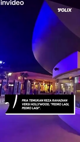 Seorang pria di Amerika Serikat membagikan pengalamannya datang ke bioskop AMC lokal yang menayangkan tiga film Pedro Pascal dalam waktu yang berdekatan. Film-film tersebut adalah 'Materalists', 'Eddington', dan 'The Fantastic Four: First Steps'. Pria tersebut pun bertanya kepada netizen film Pedro mana yang mereka ingin tonton karena opsinya sudah lebih dari cukup. Menurut lo, apa Pedro bisa dibilang sebagai 