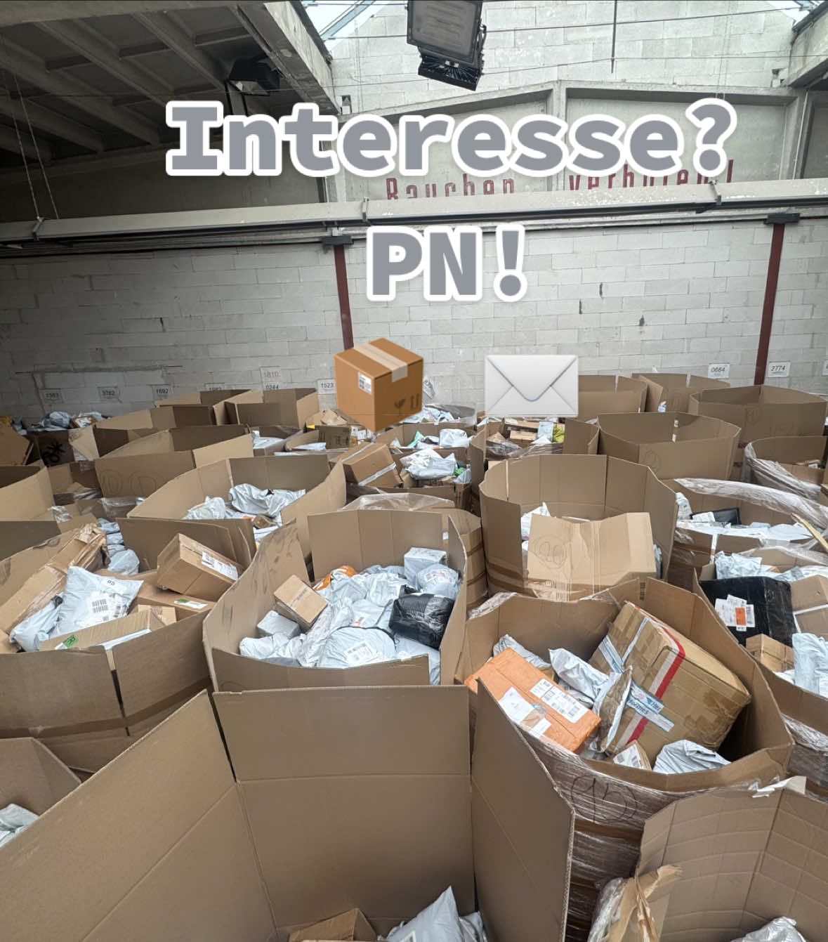 🚨 Lager FULL! 💥 Du hast Interesse an unsortierten Paletten oder nach Stückzahl und unterschiedlichen Paketgrößen? Schreibt uns! 📩#secretpacks #mysterypacks #retouren #unzustellbarepakete #secret #mystery #mysterybox #loot #berlin #hype #dhl @Secret_Packs_Berlin 