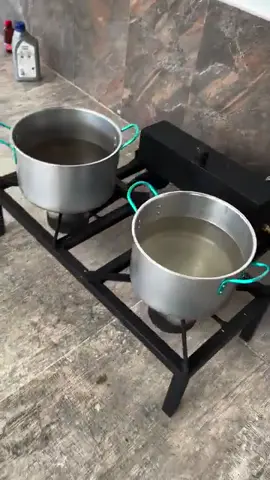 Video de @hienerrojas, estufa muy ingeniosa para cocinar en exterior que funciona con aceite usado. Vayan a su cuenta si quieren saber más. Son de Colombia 🇨🇴 y su contacto de WhatsApp es 3175192158 (yo recomendaría usar la estufa en el exterior con buena ventilación y con aceite vegetal usado y filtrado)