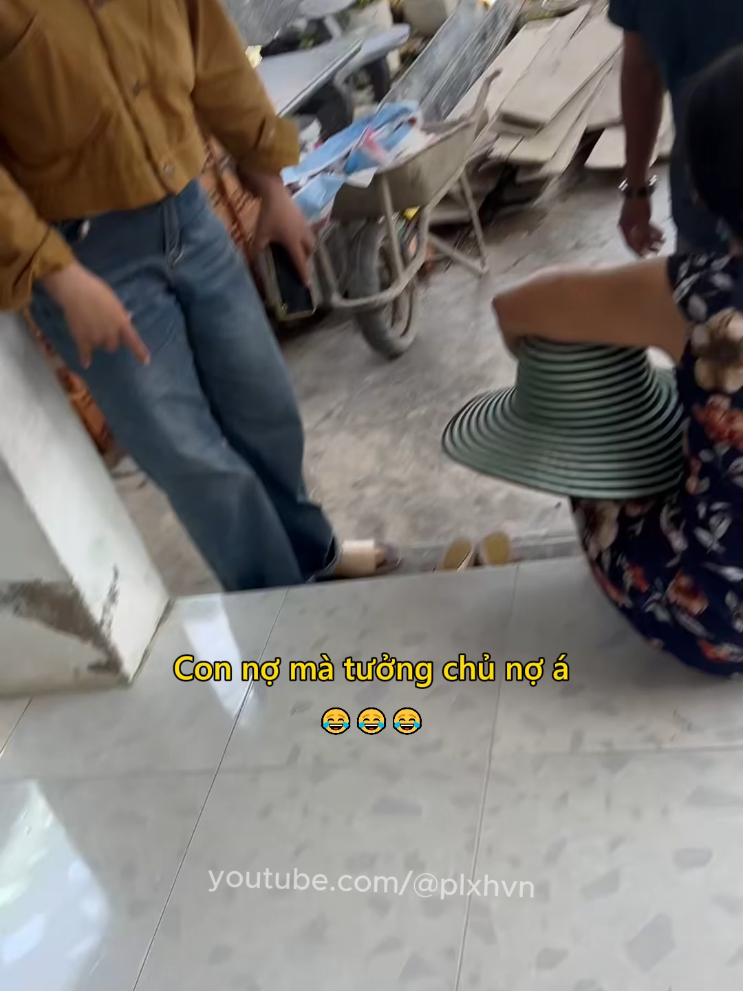 Con nợ mà tưởng chủ nợ á 😂 #vaytien #xahoi #haihuoc #chuyenla #docla #phapluat #giangho #khanhhoa #plxhvn #phapluatxahoi