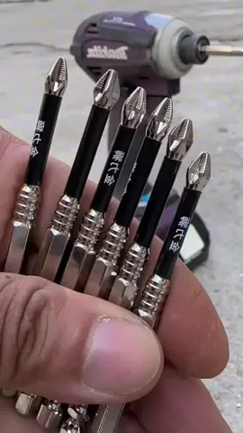 Chave de fenda super fácil de usar, muito magnética, muito conveniente #Chave de fenda#tiktok #Ferramentas de hardware