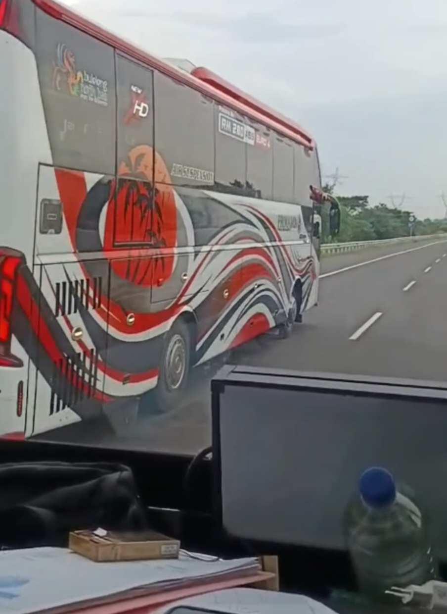 Membalas @rahmawati7144  Kecepatan hanya bagian kecil dari manajemen waktu yang tepat. servis Makan 5x + 1× snek. Pelayanan Maxi, kenyamanan Pasti. pemesanan dan pengaduan 0811378017 (Mataram) 0811376017 (Bima) 0811376018 (Jakarta) 0811376019 (Tangerang) 08123923169 (call center).@Putu Angga Mas Pradiptha @srigalung72 @Rajendra @Candra Wiguna @pernando @senang_naikbus @arfayaaa @Afannn @manusiaa busss @MELANCOLIS  atau bisa langsung klik link di profile #bus #busmalam #busmania #otobusid #explorebus #terminalbusindonesia #buscomunityindonesia       @Putu Angga Mas Pradiptha @srigalung72 @Candra Wiguna @Rajendra @mbahPUBG @senang_naikbus @MELANCOLIS @manusiaa busss @ur didi? @bangsarbi💥 @IMT merch @OfficialJalurPasarSila @OfficialTiaraMas @luhtiya 