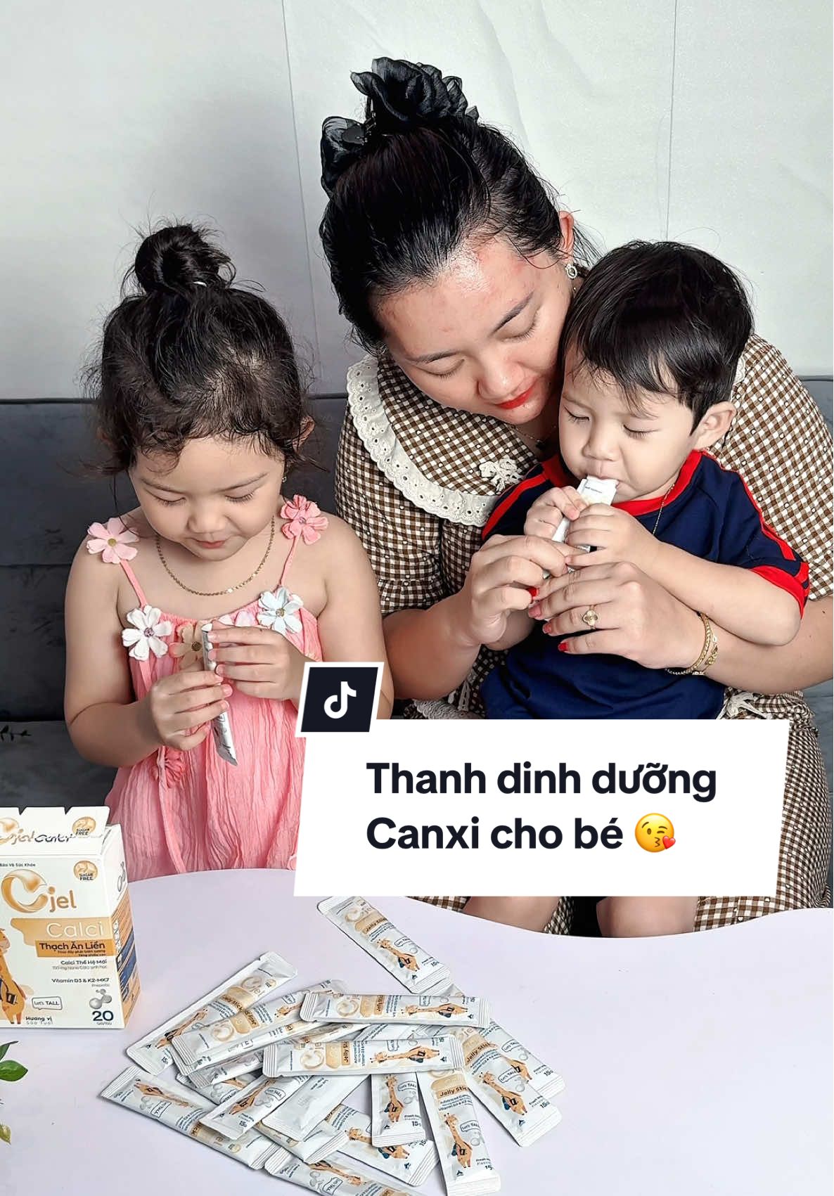 Cho con ăn thanh dinh dưỡng bổ xung Canxi này vừa ngon vừa tốt 😘 #Cjelcanxi #thanhdinhduongcjel #Canxichobe