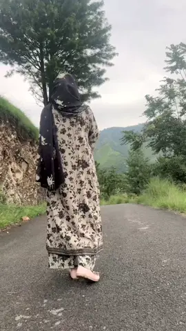 یہ محلوں یہ تختوں یہ تاجوں کی دنیا 🕊️