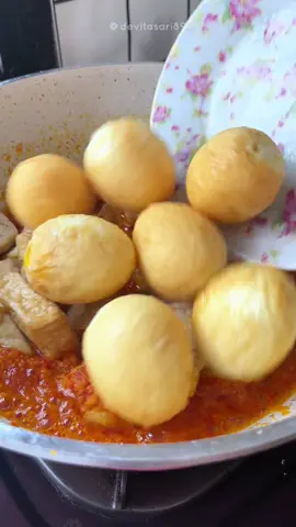 Sayur tahu telur ala warteg..menu ahir bulan tapi nikmat 👍 Kalau udah masak menu yg 1 ini dijamin bakalan ngabisin nasi 💕 . #KaraSantan #SantanYaKara #sayurtahutelur #olahantelur #masakanrumahan #resepsederhana