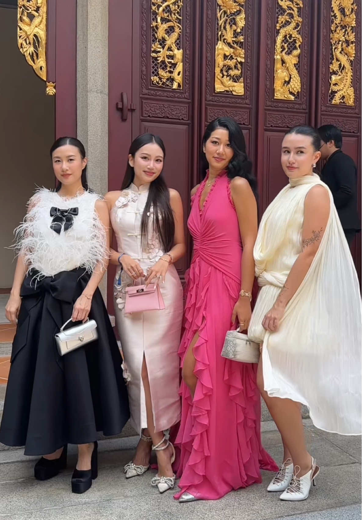 Pov: When your culture is sippin tea & Jewellery shopping🍵🥢✨ @Chloe L. @Saffron Sharpe มะนาว @@salinachai 