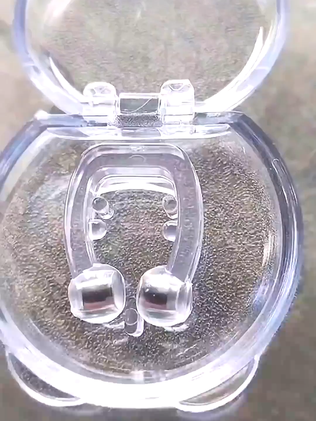 经常被鼾声吵醒睡眠不好，特别显老，于是我就给自己和老公准备了这个呼吸夹止鼾器，带上立马安静，男女都可#好劇推薦 #我要上推薦