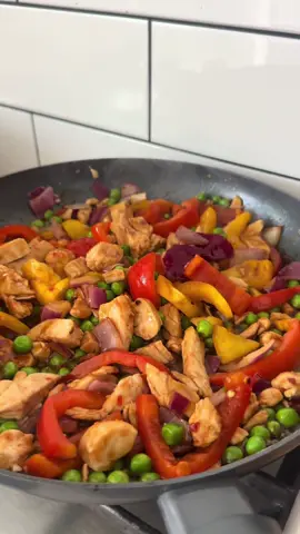 Skip the chindian and step to the fridge ✅ #mealprep #takeaway #fakeaway #cookwithme #mealprepideas #cooking #FoodTok 