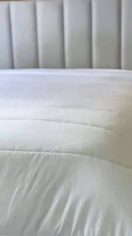 A @Tayanara Quintino experimentou o Pillow Top Karsten pela primeira vez e agora não quer mais dormir sem! Uma camada extra de conforto que faz toda a diferença 💤😴 #pillowtop #colchao #cama 