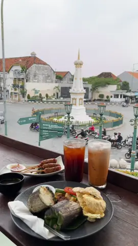 lunch w view tugu jogjaa😍 #kebondalemtugujogja #tugujogja #jogja 
