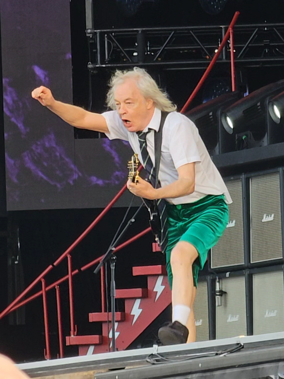 ACDC Dresden 16.06.2024 @AC/DC #pwrup #pwruptour #acdc #acdcthunderstruck #hellsbells #angusyoung #brianjohnson #music #concerts #Dresden #fyp 