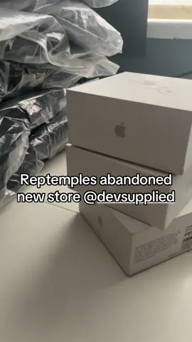 @devsupplied #fyp #resseling #4u #airpods #viral 