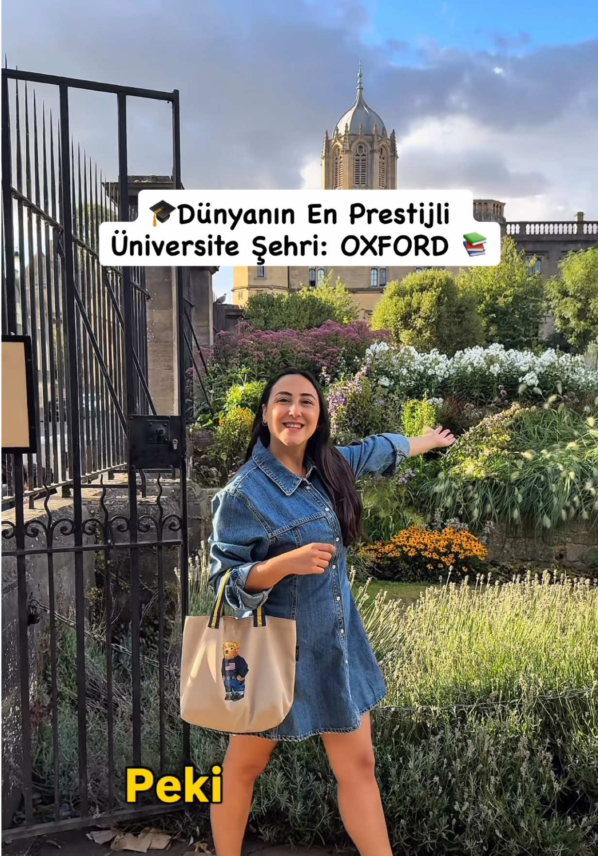 Dünyaca Ünlü üniversiteleriyle meşhur Oxford şehri her bir Üniversitesi görülmeye değer🤩 Dil eğitimi içinde öğrencilerin en çok tercih ettiği ve en çok öğrenci gönderdiğim şehirlerden biri🙌. Oxford notları 📝  🏰 Londra’ya trenle 1 saat uzaklıkta hızlı trenle veya otobüsle rahatlıkla gidilir🚞 🏰Dünyaca tanınmış üniversiteleriyle meşhur Oxford Üniversiteleri toplam 39 kolejden ve kendi içinde 4’e ayrılan akademik bölümlerden oluşmakta🧮🖋. 🏰Şehirde çok fazla öğrenci bulunuyor, hatta nüfusun 3’te 1’ini öğrenciler oluşturuyor👩🏻‍🎓👨🏻‍🎓 🏰 Oxford’un öğrencilere sağlamış olduğu atmosfer, yemyeşil parklar ve görkemli tarihi binalar her zaman ilgi odağı🤩🌿🍃 🏰Şehrin her yanı müzeler, kütüphaneler ve sanat galerileriyle dolu tam bir kültür bombası🤗 🏰Ve burada tabiki de pek çok kaliteli, dil okulları mevcut✌️📚 Dünyaca Ünlü üniversiteleriyle meşhur Oxford şehri her bir Üniversitesi görülmeye değer🤩 Dil eğitimi içinde öğrencilerin en çok tercih ettiği ve en çok öğrenci gönderdiğim şehirlerden biri🙌. 📌 Oxford Notları: 🚞 Londra’ya trenle sadece 1 saat – hızlı trenle ya da otobüsle kolay ulaşım 🏰 Oxford Üniversitesi 39 kolejden oluşuyor ve 4 akademik alana ayrılıyor 🧠📚 👩🏻‍🎓 Nüfusun yaklaşık 3’te 1’i öğrencilerden oluşuyor – tam bir öğrenci şehri! 🌿 Şehrin her köşesi yemyeşil parklar, tarihi binalar ve muhteşem manzaralarla dolu 🏛️ Müzeler, sanat galerileri ve dev kütüphanelerle kültür dolu bir atmosfer sunuyor ✌️ Ayrıca burada birçok kaliteli dil okulu da bulunuyor – eğitimle gezi bir arada! Oxford’a adım attığınız anda kendinizi bir film setindeymiş gibi hissediyorsunuz 🎬 📍 Oxford’ta Gezilecek Yerler 💫 🎓 University of Oxford – Dünyanın en eski üniversitelerinden! 📚 Bodleian Library – Harry Potter sahnelerinin çekildiği büyüleyici kütüphane ⛪ Radcliffe Camera – Şehrin simgesi, fotoğraf için mükemmel 📸 🌿 University Parks – Doğayla iç içe huzurlu bir yürüyüş 🚣‍♀️ Punting on the River Cherwell – Nehirde keyifli bir sandal turu 🏰 Christ Church College – Harry Potter & Alice Harikalar Diyarında’nın ilham kaynağı 🖼️ Ashmolean Museum – İngiltere’nin ilk müzesi, sanat & tarih dolu 🛍️ Covered Market – Yüzlerce yıllık kapalı çarşı, lezzetli atıştırmalıklar 😋 🕍 Magdalen College – Muhteşem mimarisi ve geyikleriyle ünlü ☕ Vaults & Garden Cafe – Radcliffe’in hemen yanında, molalık harika bir durak Hangi durak daha çok ilginizi çekti? Burada öğrenci olmak ister miydiniz? 💬 #oxford #oxfordgezilecekyerler #yerindeöğren #oxforduniversity #oxfordbrookes #dilokulları 