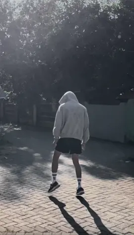 klo ada yang lebih indah dari gerakan capoeira mungkin itu dance boxing#boxing #shadowboxing #danceboxing #footwork #fyp #fypage #creatorsearchinsights 