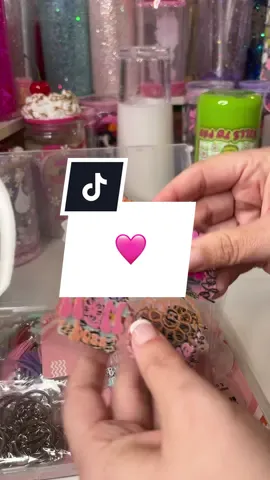 #keychain #badgereel #keychains #craftkits #DIY #easycrafts #SmallBusiness 