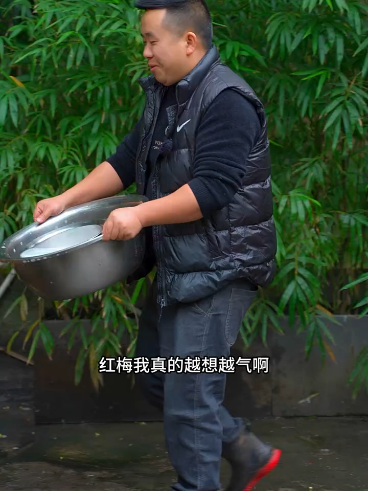 3x3u4uhixmyfxdk二宝还有一个月就要生了，本来说跟到红梅姓的 我想想还是算了 还是跟到我姓