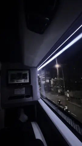 Vì cuộc sống vì tương lai chấp nhận xa nhà, xa gia đình tuổi trẻ mà không đi sao thành người được 🥺😌 #xh #CapCut #congvieccuatui #xekhachvietnam🇻🇳 #xekhachvietnam🍀 #xekhachvlog #dienlinhlimousine #dienlinh49 #xekhachdienlinh #xekhachvietnam  
