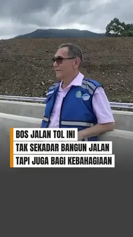 Pemerintah beri apresiasi untuk Jusuf Hamka & CMNP. Lewat Menteri PU, Tol Cisumdawu dinilai jadi contoh terbaik bagi pengelola tol lain. Saat yang lain beri diskon, CMNP justru gratiskan tol saat arus balik Lebaran. Tak berhenti di situ, 5 ruas tol lain juga diberi diskon 20% di momen Idul Adha & libur sekolah. Komitmen ini menunjukkan bahwa kemitraan dengan pemerintah bukan sekadar aturan, tapi soal empati & aksi nyata. #jusufhamka #jalantol #prabowo #fyp #inspiration 
