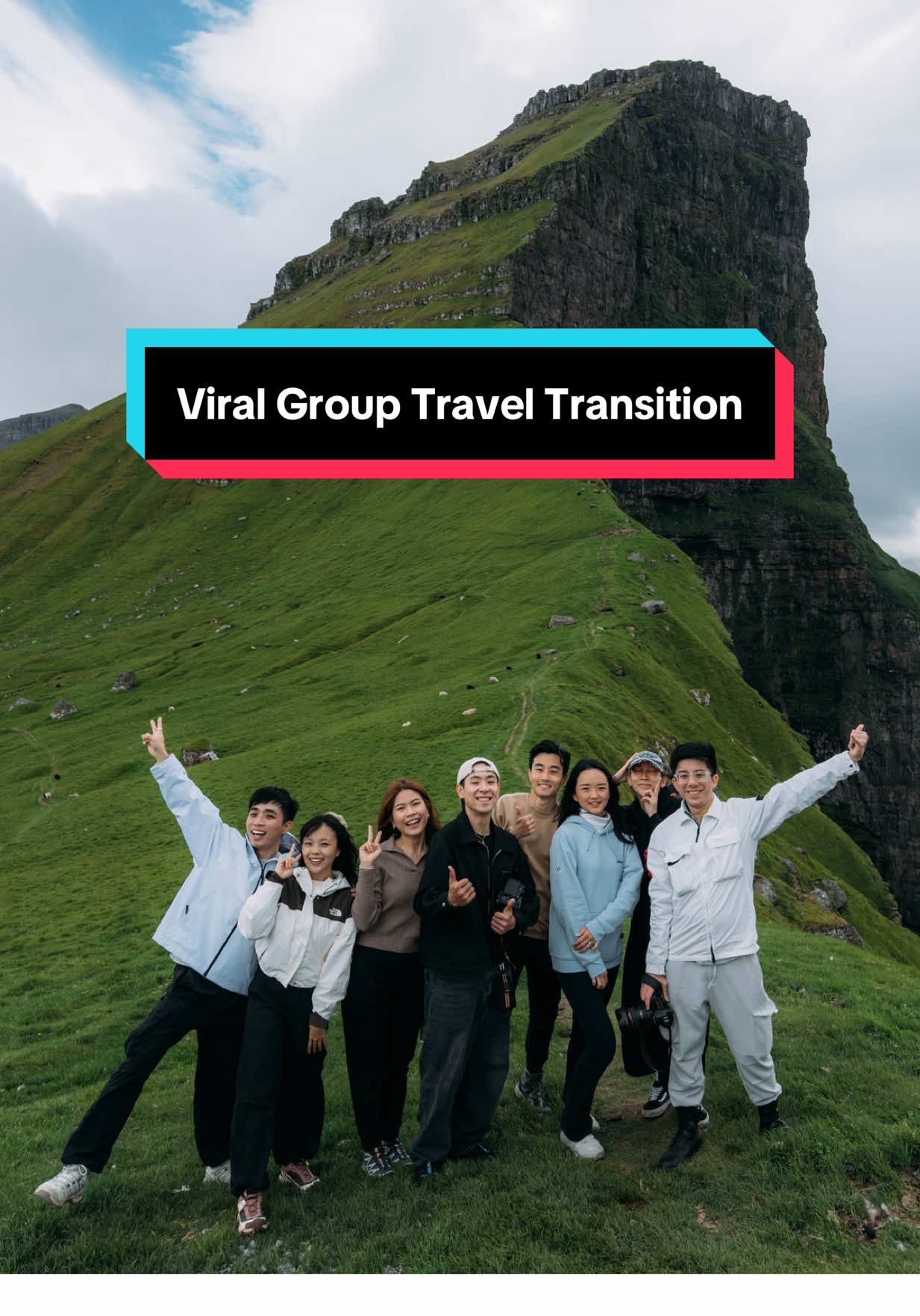 Try this with your friends for your next travel video 🤳🏻 . #videotips #videohacks #traveltiktok #videotransition #groupvideo 