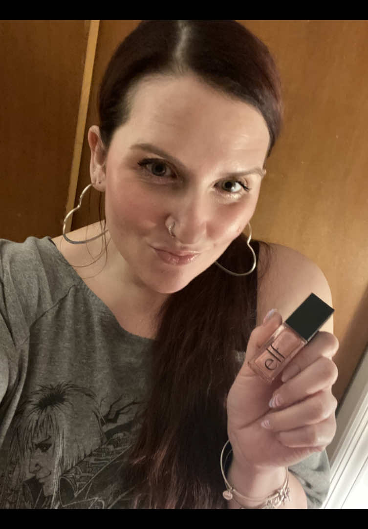 When thinking of what Drop to put in action I decided to go with one of my first few I had gotten from @Iris. We all know @e.l.f. Cosmetics makes incredible products and I think this is one of my favorites that I’ve tried. It’s so luxurious and the shimmer is next level. I think one of the other best parts of e.l.f. Is although their products are a great price, the quality is never less then. What’s your favorite e.l.f. product?! 💗💗#iris #irisapp #irisdrop #elf #elfcosmetics #glowreviverlipoil #glowreviverlipoilglimmer #princesscut #shimmerygloss #makeupobsessed💋💄 #content #grateful #myjourney 