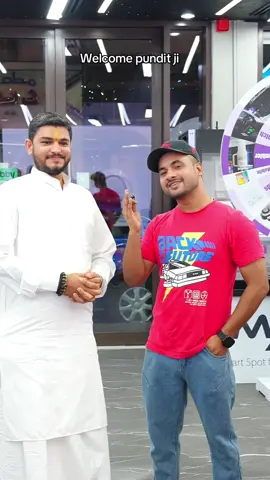Indian Gujrati pundit ji welcome #smartspot #dubai #iphone #Pundit #dubaihindutemple❤️ 