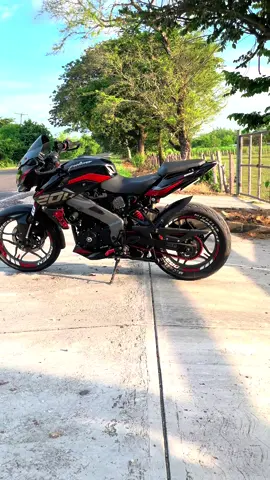 #paratiiiiiiiiiiiiiiiiiiiiiiiiiiiiiiiiii #ns200 #🔥🔥🔥 #videoviral #😍😍😍 #ug #pulsar #motos #modificaciones #govira #rouser #fyp #elsalvador #negrita 