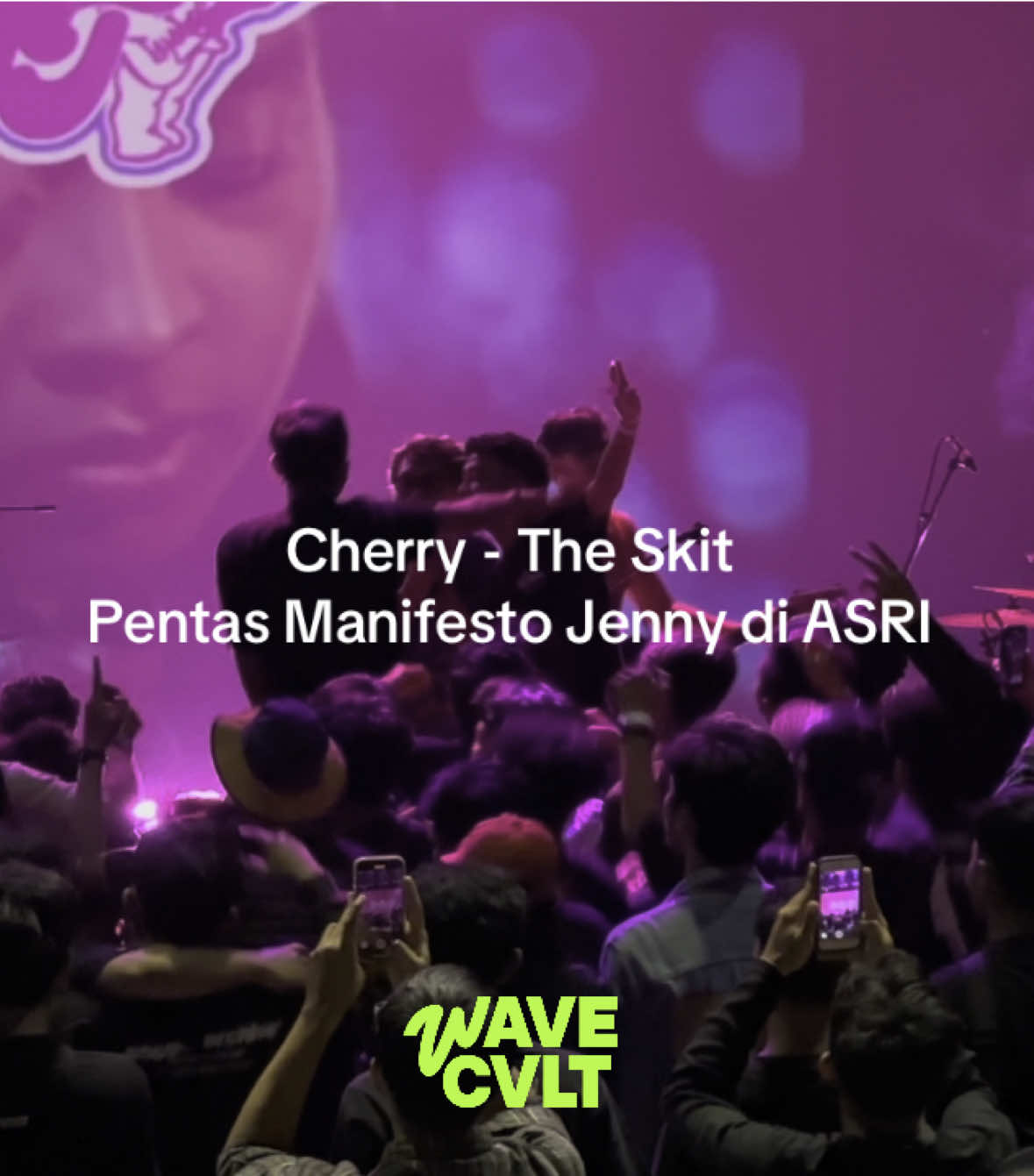 The Skit sebagai pembuka Pentas Manifesto Jenny di ASRI membawakan Cherry dengan ramai bersama teman-teman! 🏄‍♂️  #theskit #artjog2025 