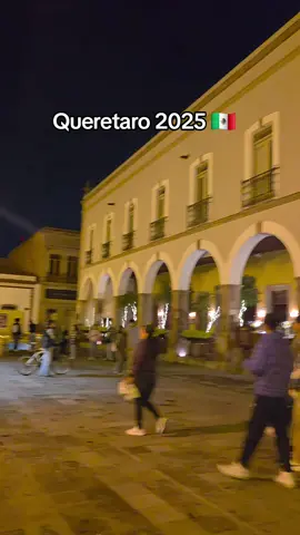 Queretaro de noche ! muy hermosa mi ciudad natal !! despues de 26 años regrese 🙏🇲🇽🎉🎊 julio  2025 #imigrante #visa #usa #aprovada #Queretaro 