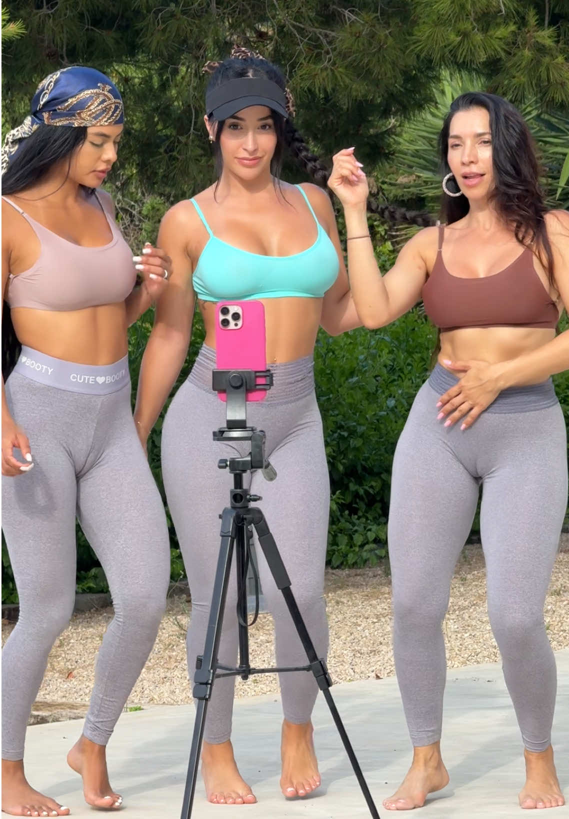 Mis chicas❤️ @Freya Celeb @sofivibes #myfriends #amigas🤞🏻💕 #bailando #paratiiiiii 