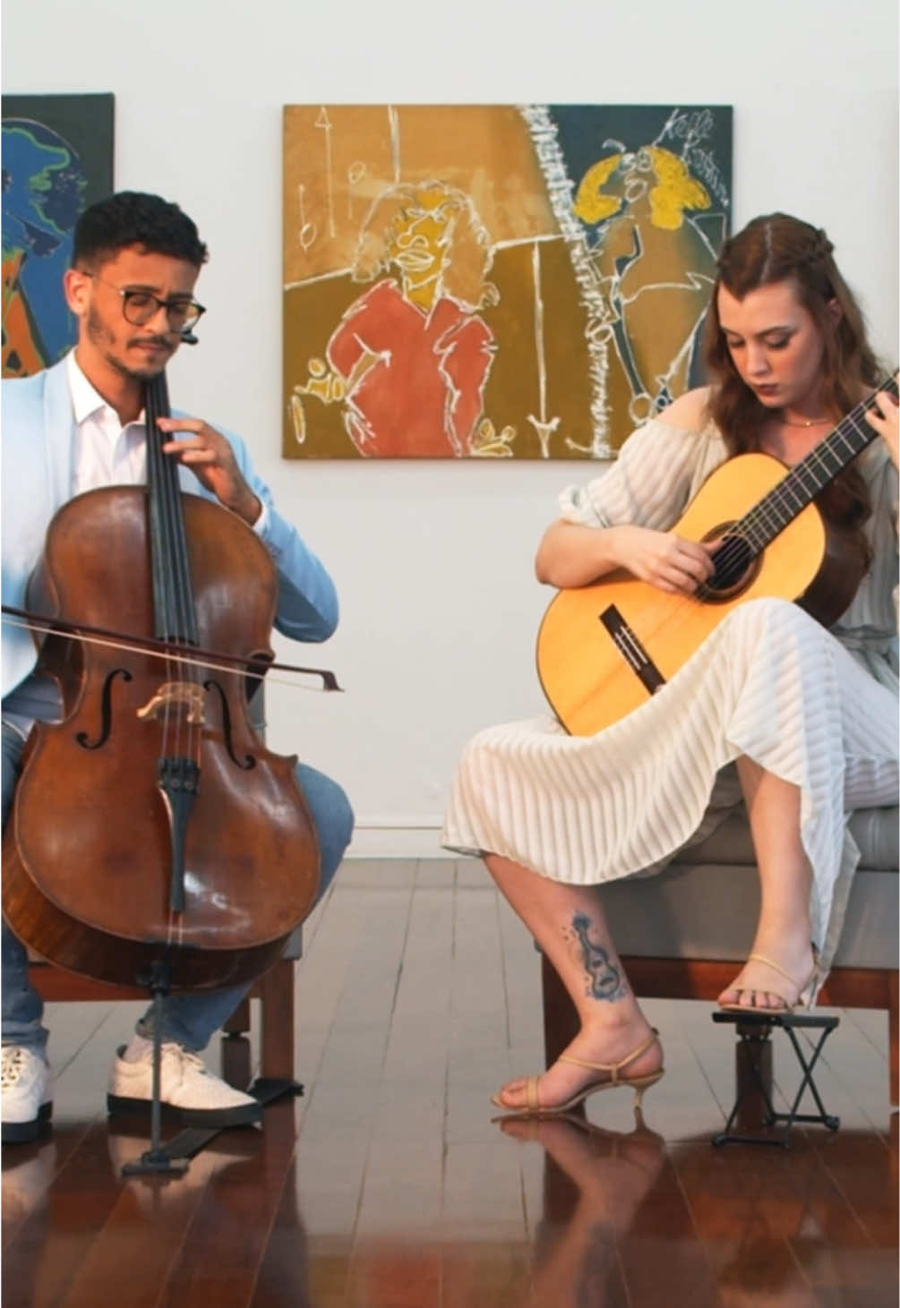 Nascer das Águas, de Daniel Lovisi 🎶 Este vídeo está completinho no YouTube, no canal Duo Guerra-Correia, o link está na minha bio ❤️ #femaleguitarist #violao #musicabrasileira #violaoclassico #cello #classicalmusic #guitarraclasica 
