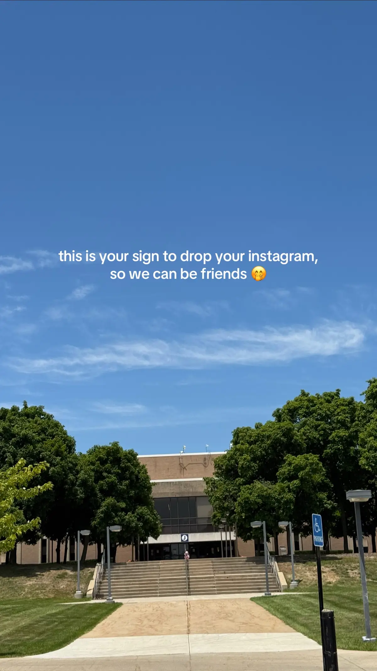 drop yours & let’s be friends!! 🥰 #college #student #instagram #mutuals 