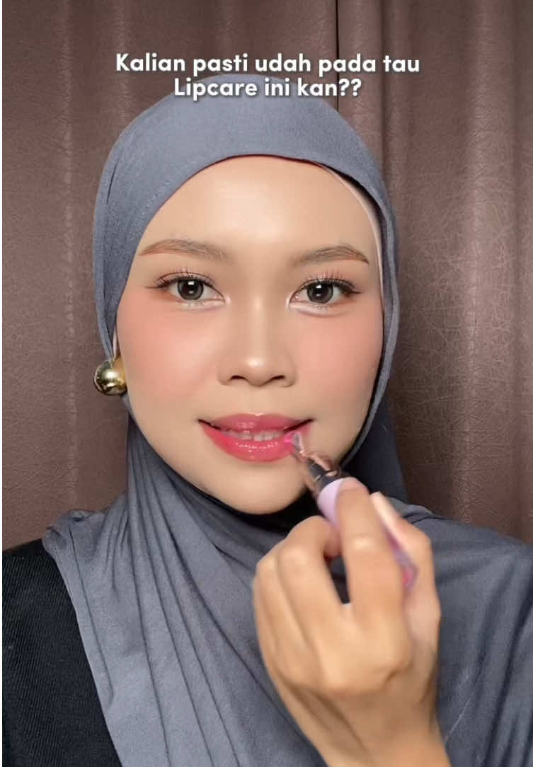 Kalo pengen pake lip gloss sekaligus bikin bibir sehat yaudah pake ini aja💗 #lipserum #lipcare #lipbalm #glossylips #newlaunch #fyp 