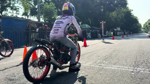 tetaplah merunduk jangan merasa tinggi😇🌾 @H.JARWO @Arya Saputra79  #bekringbengkel #fr10garage #lancarjayagroup #herex300cc2klep #herex300cc #fyp #fypシ゚viraltiktok 