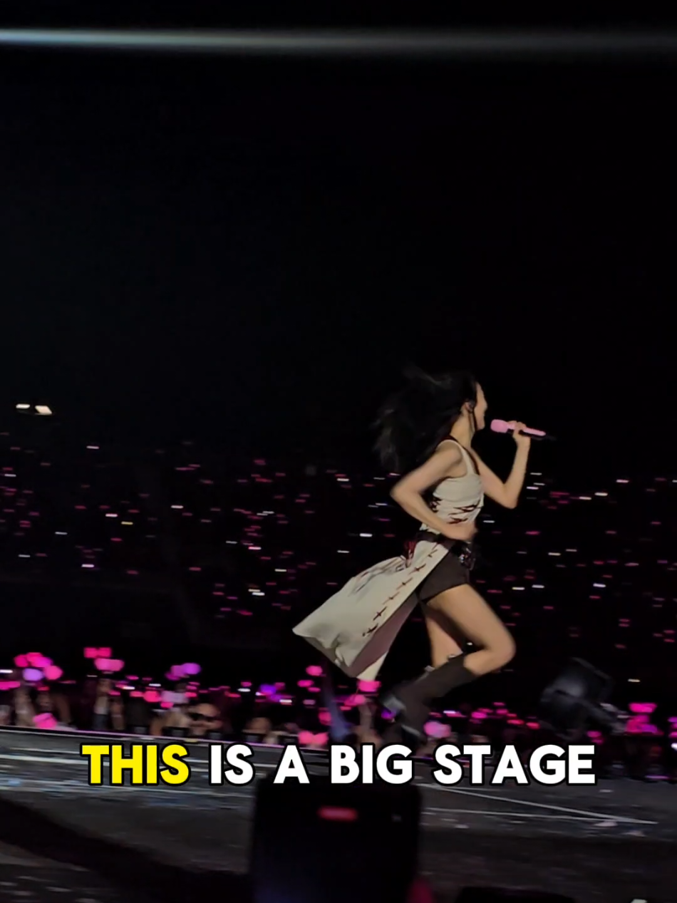 Jisoo took one lap and realized this wasn’t a concert—it was a full workout 😅 Someone get her a medal and a water bottle 🏃‍♀️💨 #Jisoo #BLACKPINK #TorontoDay2 #BornPinkTour #KpopConcertVibes #jisoomoments 