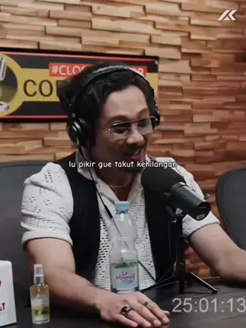 Satu kalimat bisa jadi titik balik dalam hidupmu. Kadang, yang dibutuhin cuma keberanian kecil dari diri sendiri  📖 Sisanya? Pelan-pelan kamu temuin sendiri di sini. 🔗 Klik link di bio sekarang!! sc: YT Deddy Corbuzier #dennysumargo #deddycorbuzier #katavios 