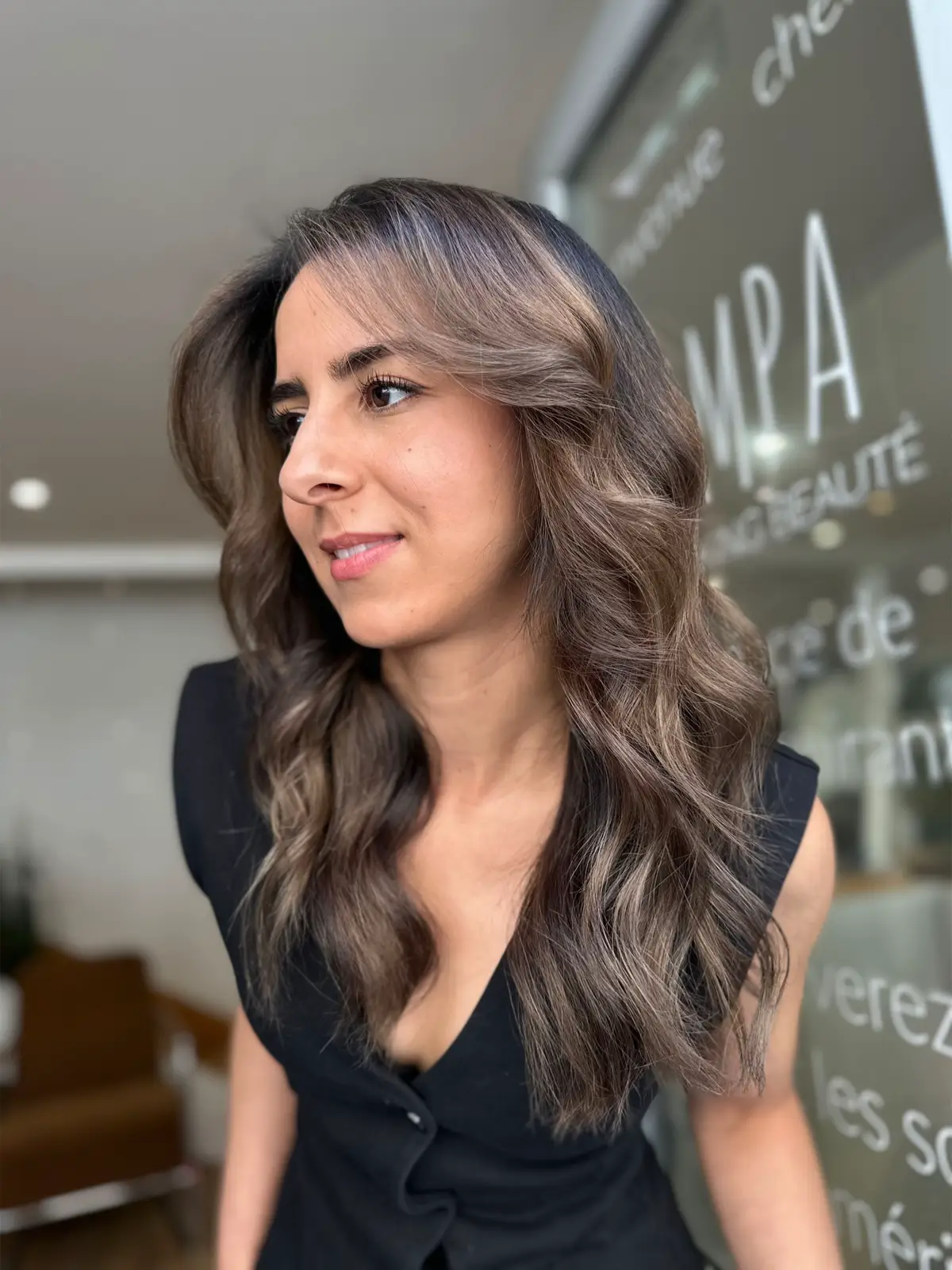 Transformation radical, mais tellement naturel on dirait ses cheveux naturels  #hairtransformation  #balayage  #coiffeurlyon  #balayagecaramel 