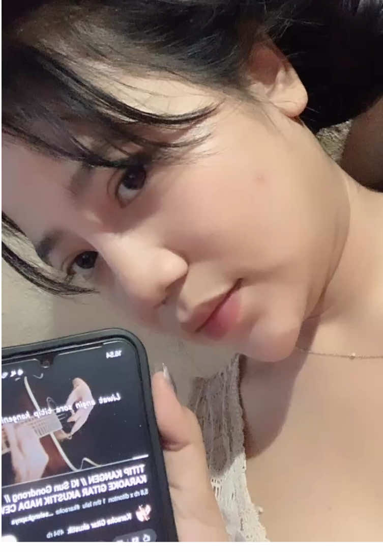 2 video dijadiin 1😭. Kapan kapan tak gae sg versi tenananan e