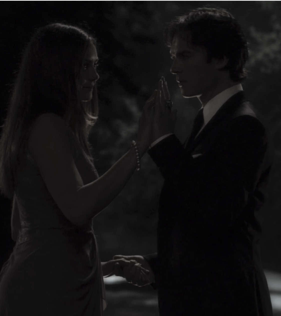قد يدوم الى الأبد |  #song #vampire #damonsalvatore #elenagilbert #dancewiththedevil 