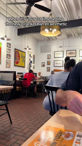 I prefer the darker cozier look, I also don’t like change.. but… #decor #aesthetic #crackerbarrel 