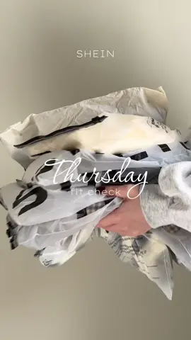 Thursday SHEIN fit check 🤍 @SHEIN @SHEIN Brasil  🔍 Pesquise 2NBUH para comprar minhas escolhas em tendências na SHEIN! ✨ Use o cupom: boredlornaBR10 para ganhar descontos! Nome da loja: Livesso 🆔 jeans: 30094021 Nome da loja: MUSERA 🆔 moletom: 30048254 Nome da loja: SHEIN EZwear 🆔 conjunto regatas: 35520177 #SHEINtrends #ad #SHEINforAll #SHEIN 
