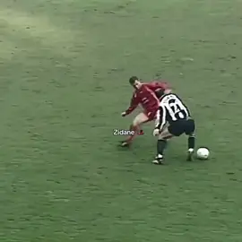 Zidane era pura elegância  #zidane #zinedinezidane #zizou #fyp 