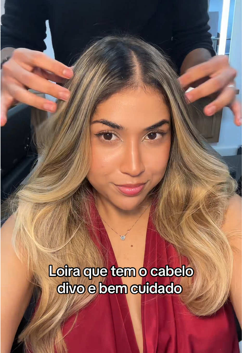 Melhor dupla possível @_miguellemos  #kerastase #loiras #dicasdecabelo #cuidadoscomcabelo #produtosdecabelo #fyp 
