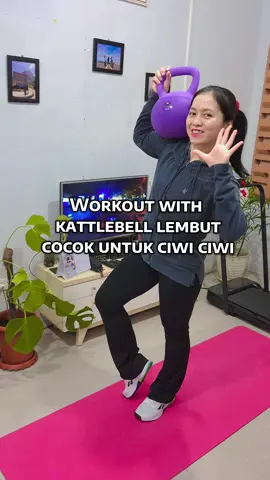 semangat olahraga klo pke kettlebell secakep ini🥰 #olahraga #kettlebell #sehat #olahragadirumah  #FashionMerdekaSale #FashionPlayground